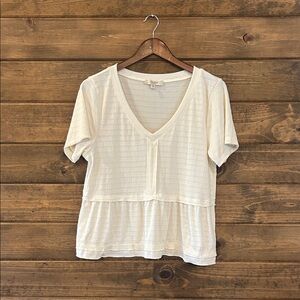 Elegant White V-Neck Short Sleeve Top